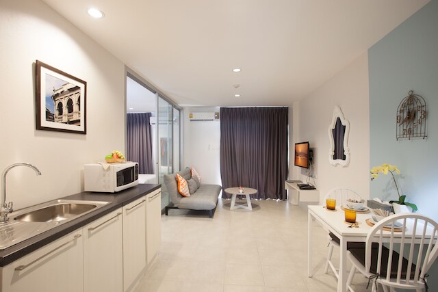 Recenta Suite Phuket Suanluang