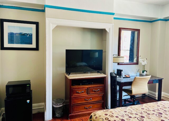 アドミラル ホテル