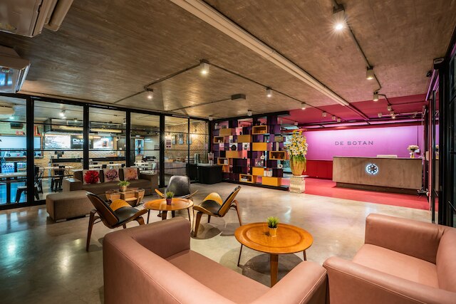 デ ボタン スリナカリン ホテル & レジデンス