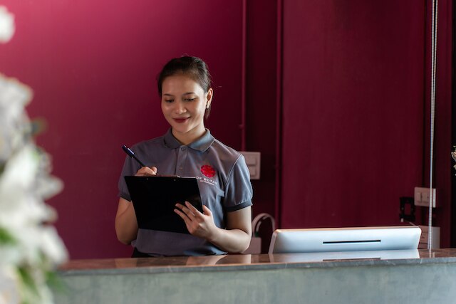 デ ボタン スリナカリン ホテル & レジデンス