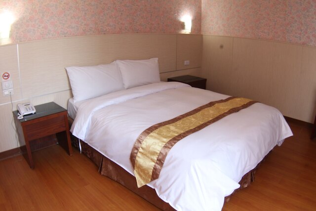 ロン シャン ホテル (龍翔商務大飯店)