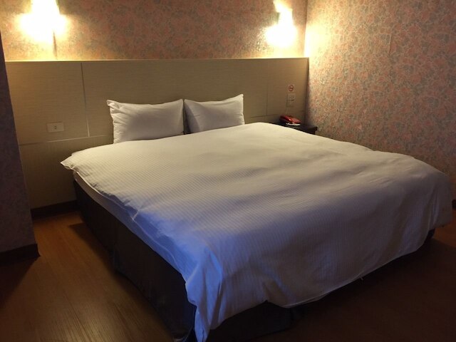 ロン シャン ホテル (龍翔商務大飯店)