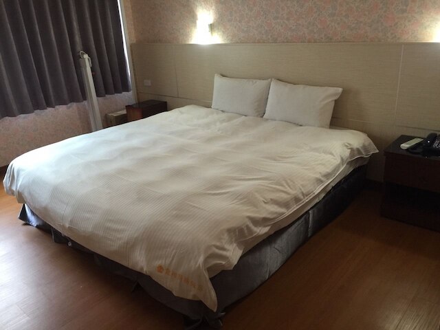 ロン シャン ホテル (龍翔商務大飯店)