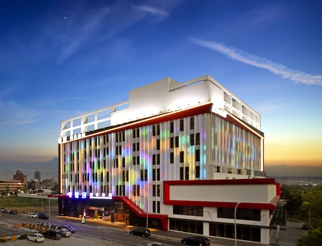 Uher Luxury Resort & Hotel (雲河概念旅館)