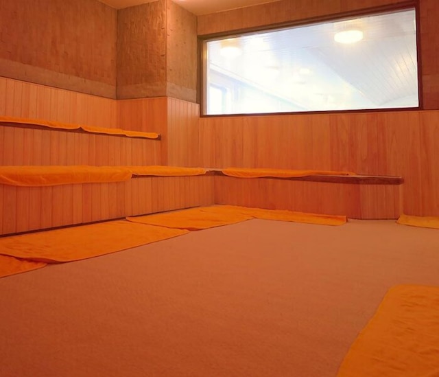 サウナ＆カプセルホテル HOLLY WOOD -ハリウッド-