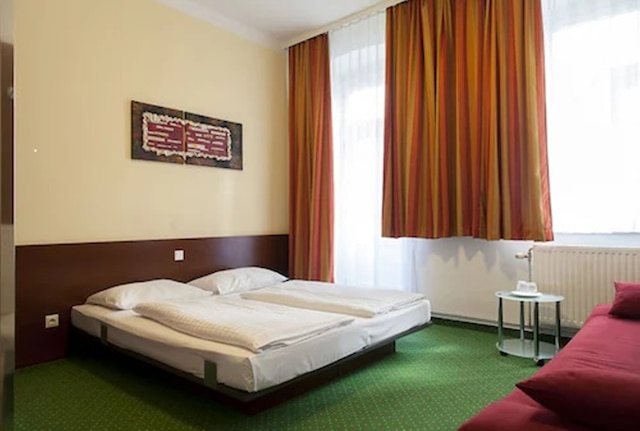 ペンション シュタットハレ