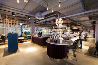 ホテル ウィズ アーバン デリ