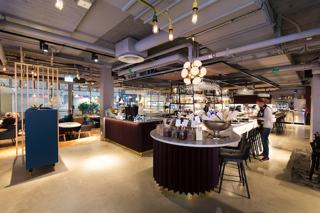 ホテル ウィズ アーバン デリ