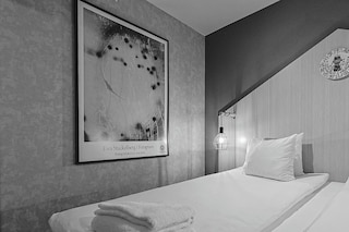 ホテル ウィズ アーバン デリ