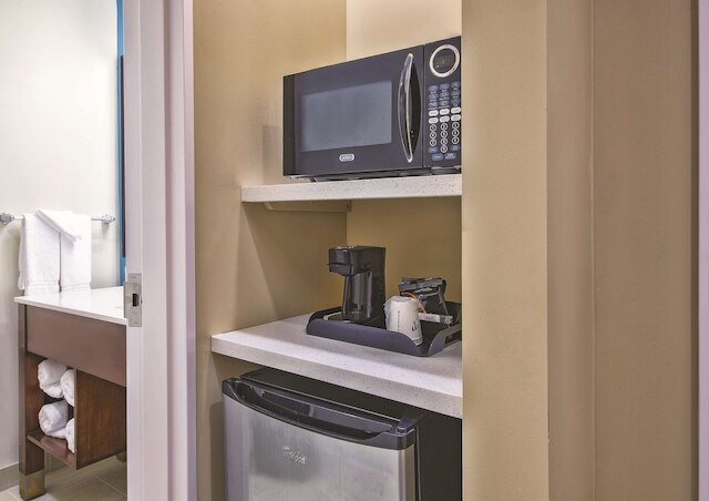 ラ キンタ イン & スイーツ バイ ウィンダム ナイアガラ フォールズ