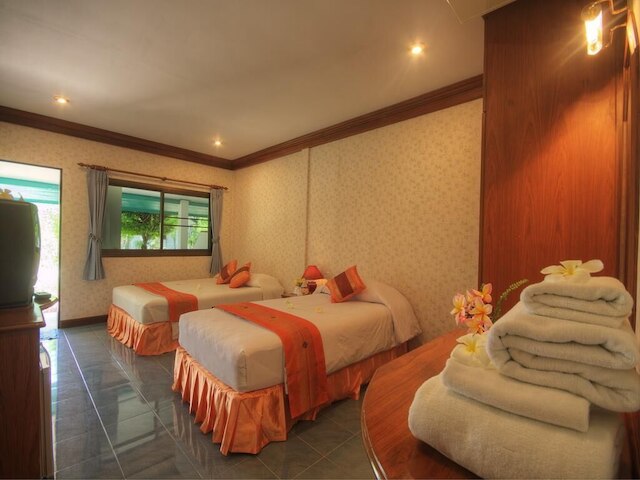 サムロイヨード ホリデイ リゾート