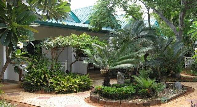 サムロイヨード ホリデイ リゾート