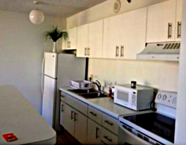 ワイキキ バニアン - ウォーク トゥ ザ ビーチ