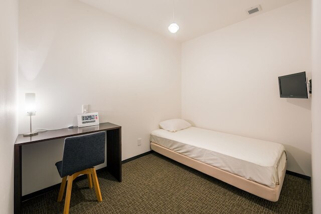 カプセルホテル CUBE