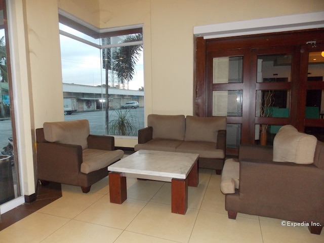 MO2 ウェスタウン ホテル バコロド - マンダラガン