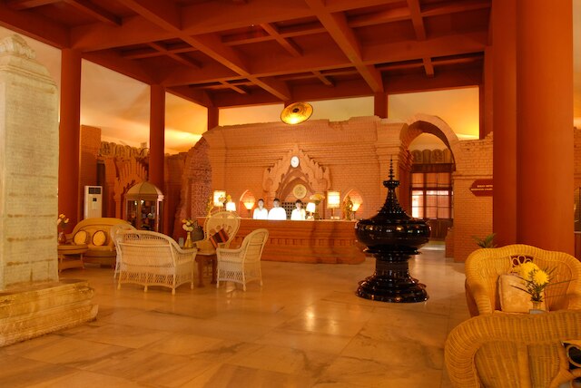 KMA バガン ホテル リバービュー