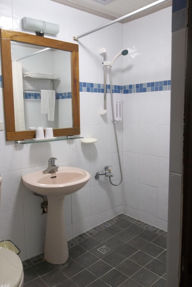 トン マオ カオ シャン チン ホテル (墾丁統茂高山青飯店)