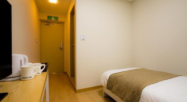 グローリーイン