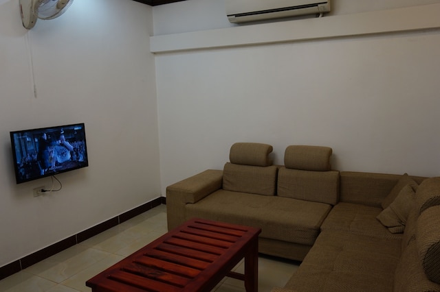 カムサナー ホテル