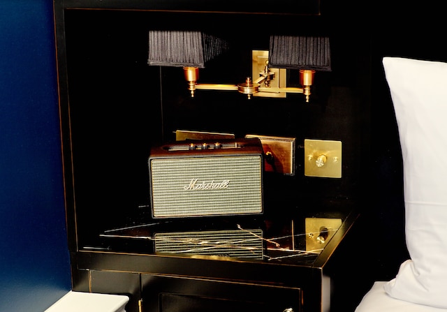 プロヴォケーター、ベルリン、ア パート オブ サークル コレクション