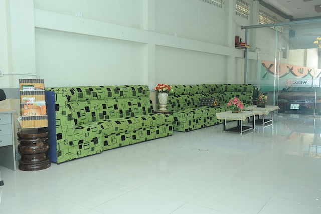 ラックス スター タウン ホテル