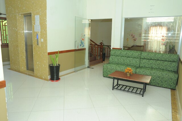 ラックス スター タウン ホテル