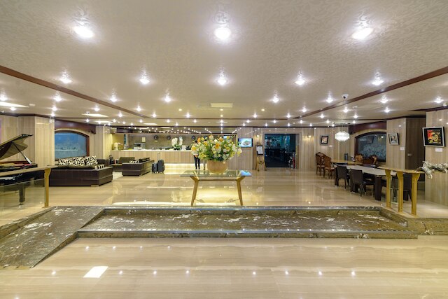 チアイ キング ホテル (嘉義皇爵大飯店)