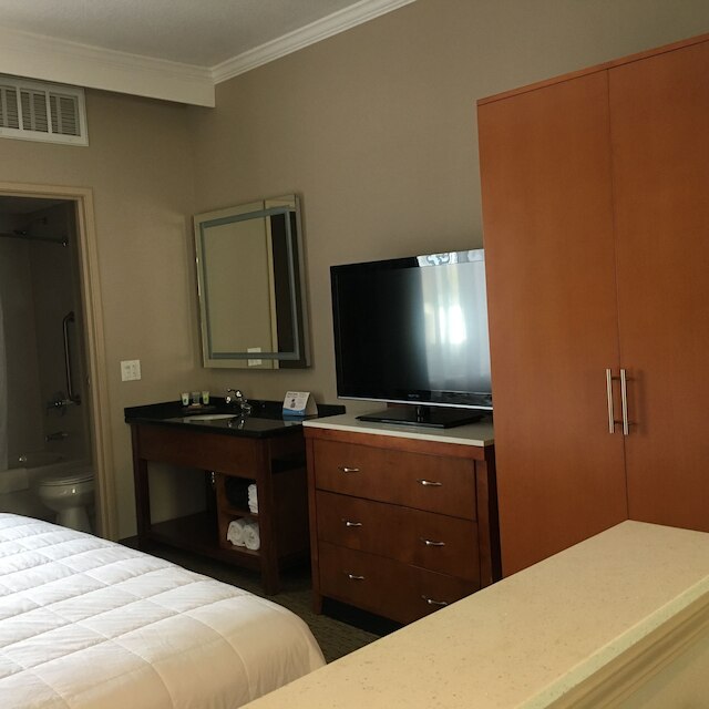 メインステイ スイート ジョン ウェイン エアポート バイ チョイス ホテルズ