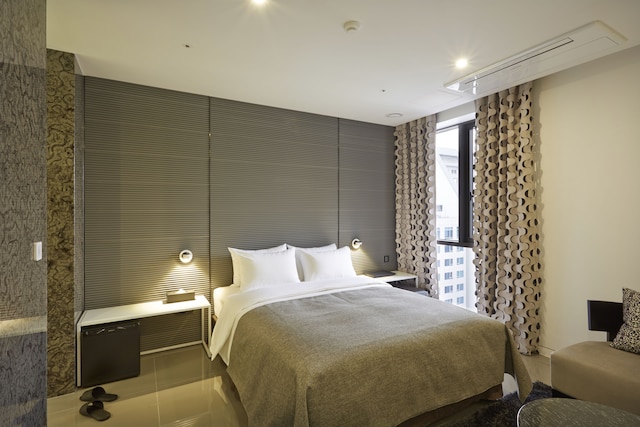 ホテル ザ メイ