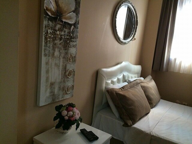 ローズ ルームズ アパート