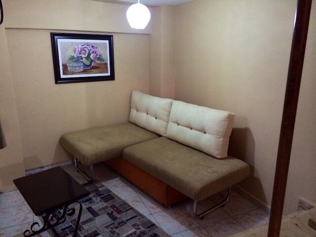 ローズ ルームズ アパート