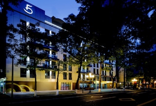 LN ホテル ファイブ (广州岭南五号酒店)