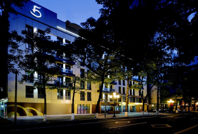 LN ホテル ファイブ (广州岭南五号酒店)