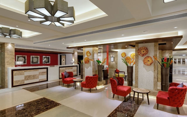 ザ ファーン カダンバ ホテル アンド スパ