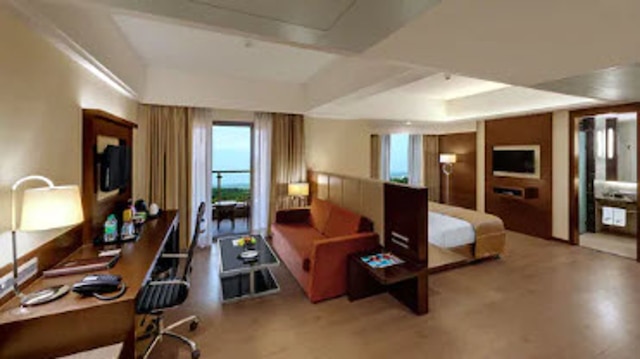 ザ ファーン カダンバ ホテル アンド スパ