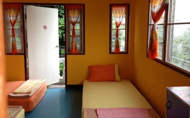 ジャストチルイン - ホステル