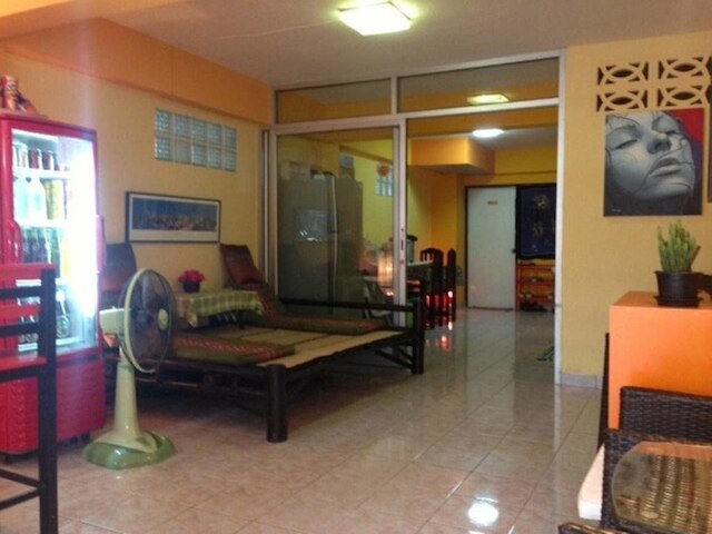 ジャストチルイン - ホステル