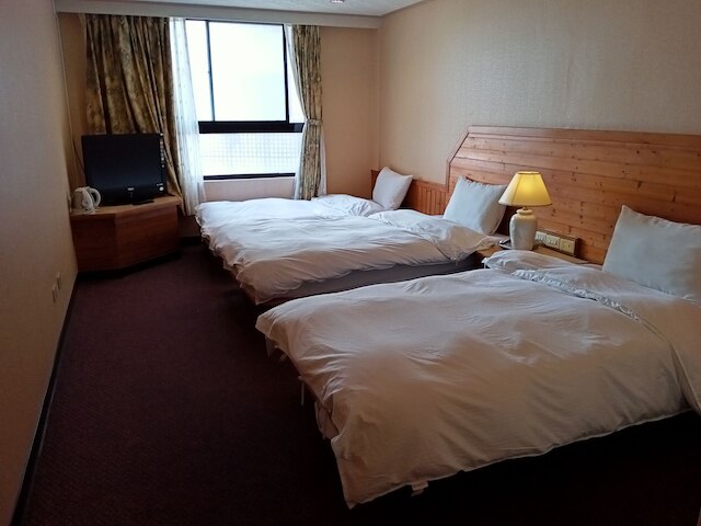 中歴ビジネス ホテル (中壢大飯店)