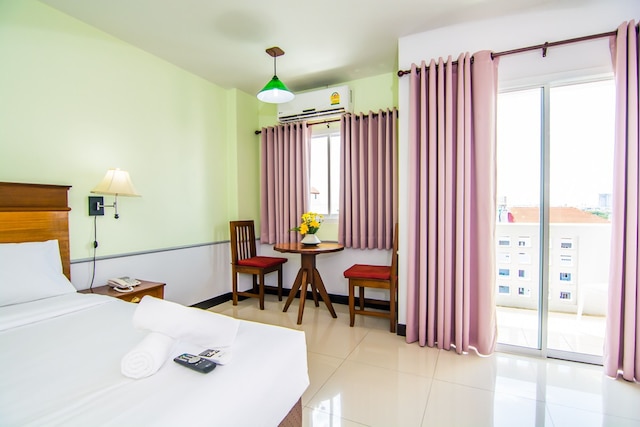 サタス コート 1