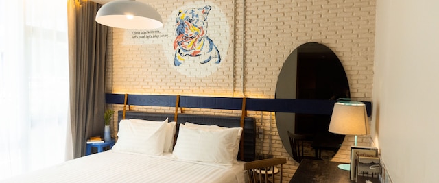 ティンツ オブ ブルー ホテル