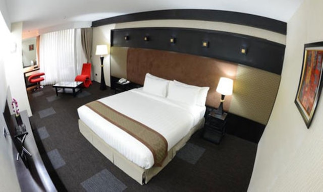 アベニュー 64 ホテル