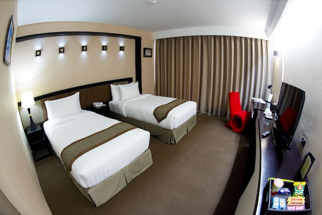 アベニュー 64 ホテル