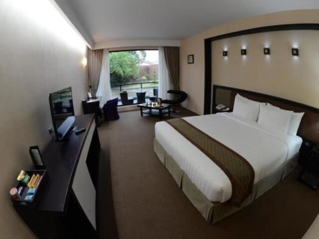 アベニュー 64 ホテル