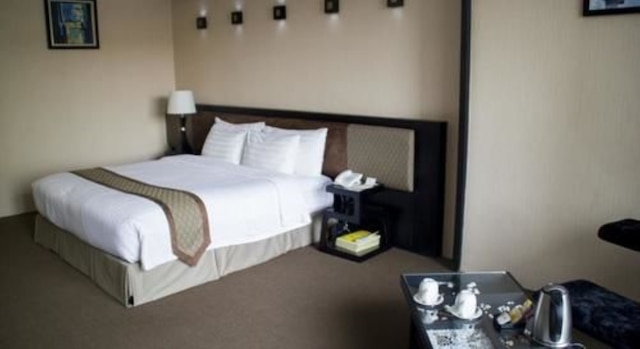 アベニュー 64 ホテル