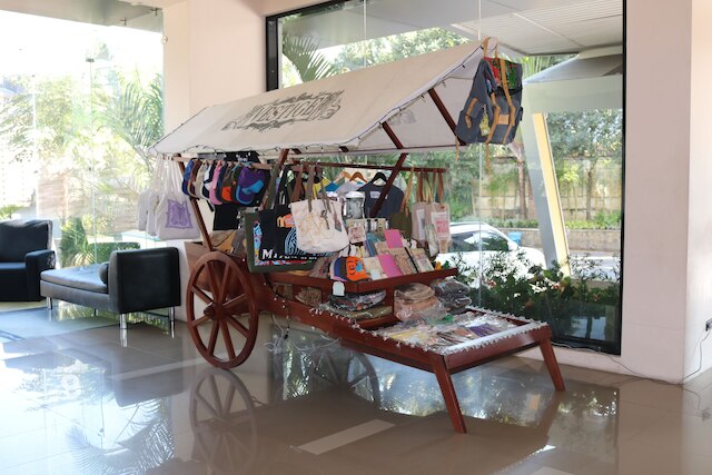 アベニュー 64 ホテル