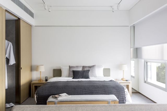 ホテル ステージ (登臺)