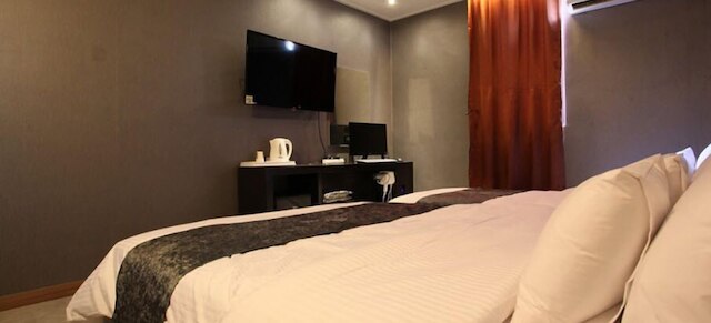 ライン プラス ホテル