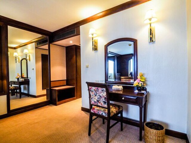 ツイン ロータス ホテル