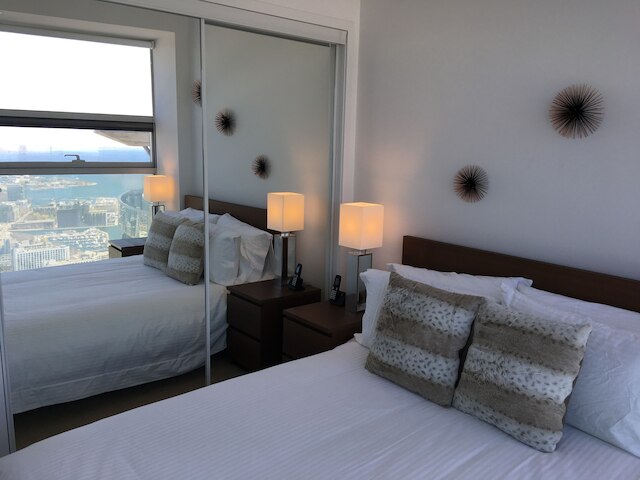 トゥ ステイズ - ヨーク アンド レイクショア