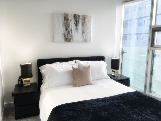 トゥ ステイズ - ヨーク アンド レイクショア